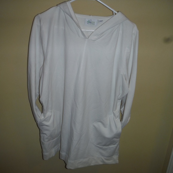 D& CO. Tops - D & CO. ACTIVE  L  HODDIE
